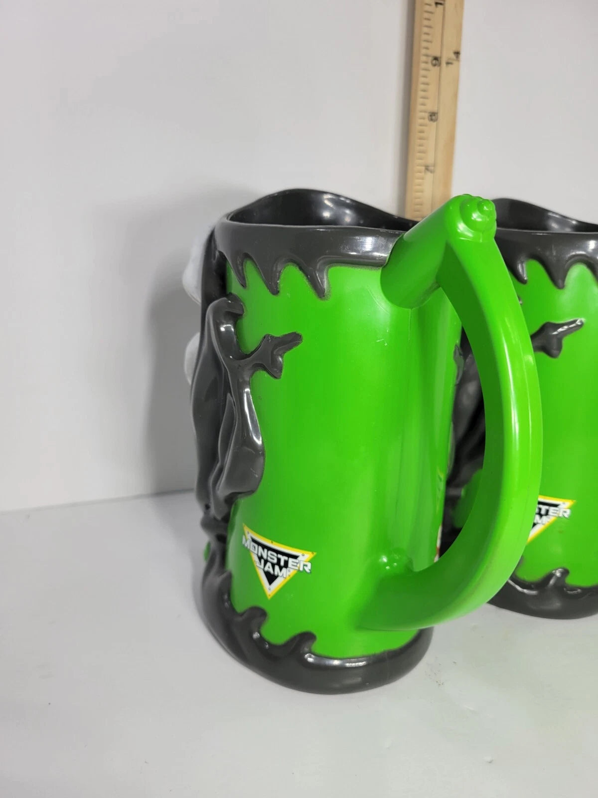Monster Jam GRAVE DIGGER Souvenir Light Up Drink Mugs/Cups 20 oz. | eBay