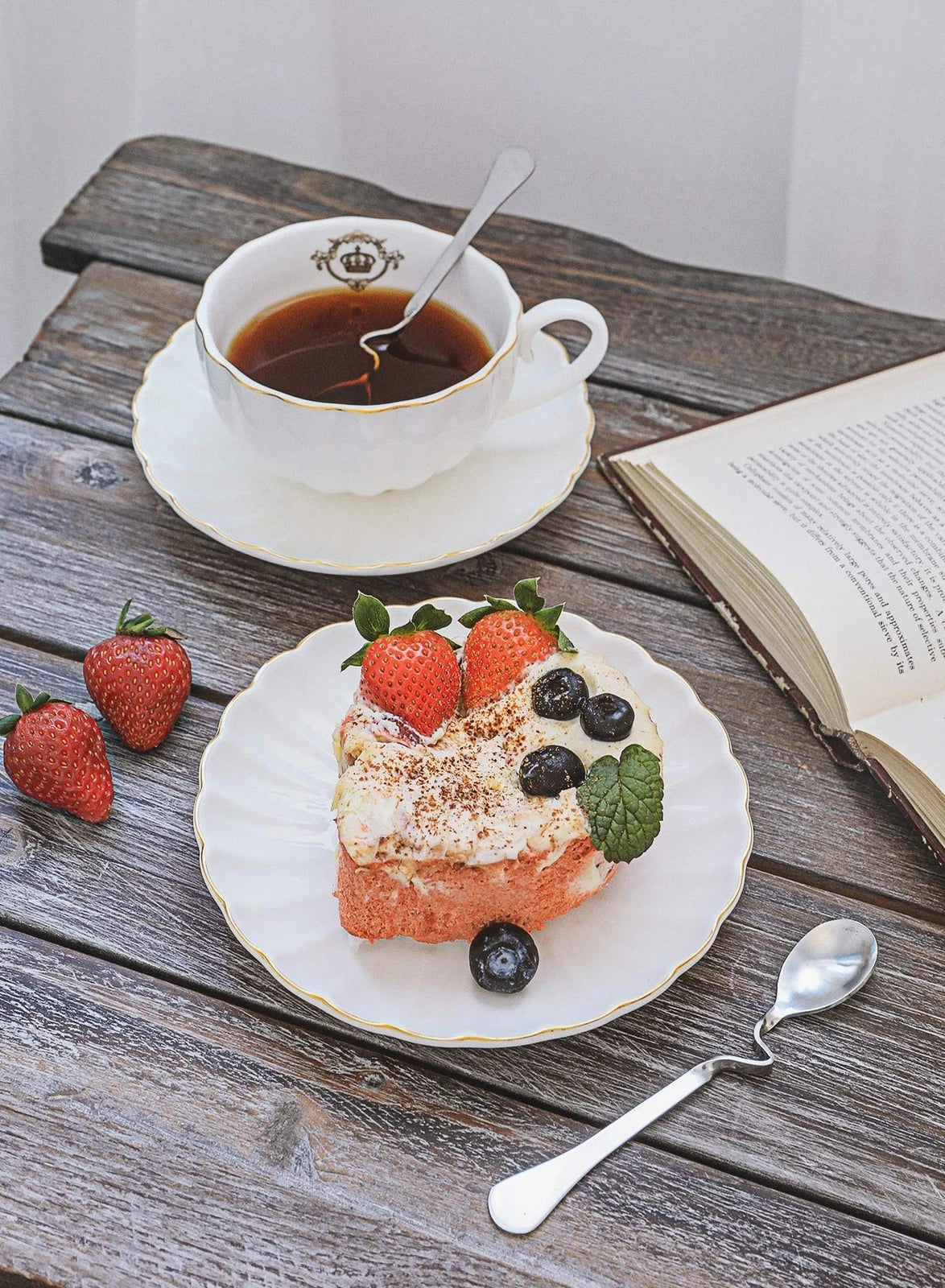 Amazingware Royal Tea Cups and Saucers, with Gold Trim and Gift Box, British ... | eBay