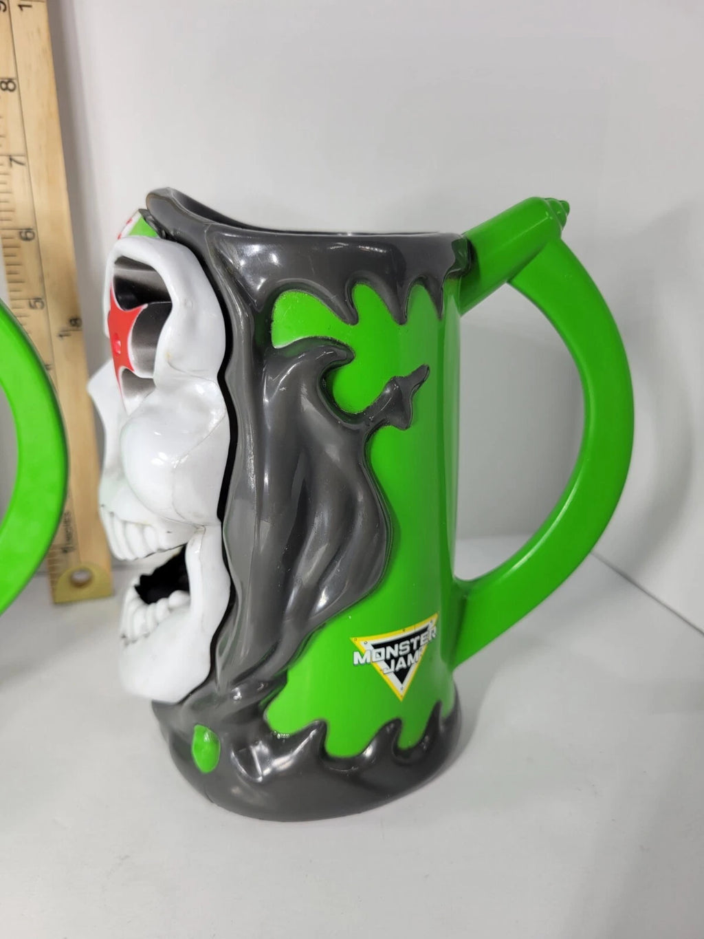 Monster Jam GRAVE DIGGER Souvenir Light Up Drink Mugs/Cups 20 oz. | eBay