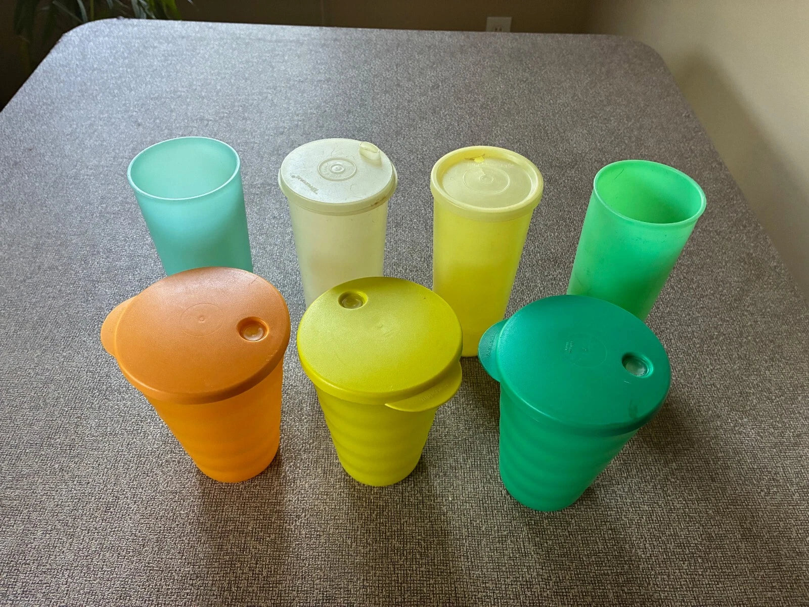 TUPPERWARE Vintage Set of 4 Pastel Tumblers Cups 16 oz and 3 cups w/lids 500 ml | eBay