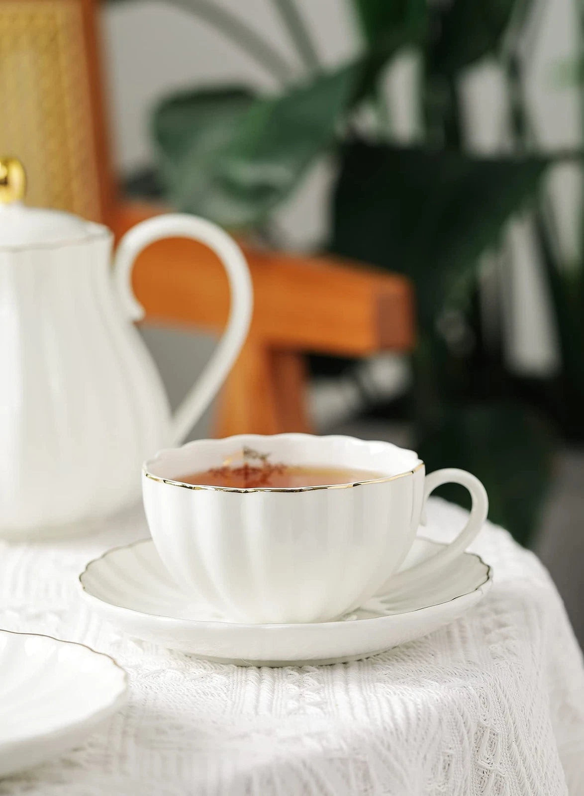 Amazingware Royal Tea Cups and Saucers, with Gold Trim and Gift Box, British ... | eBay