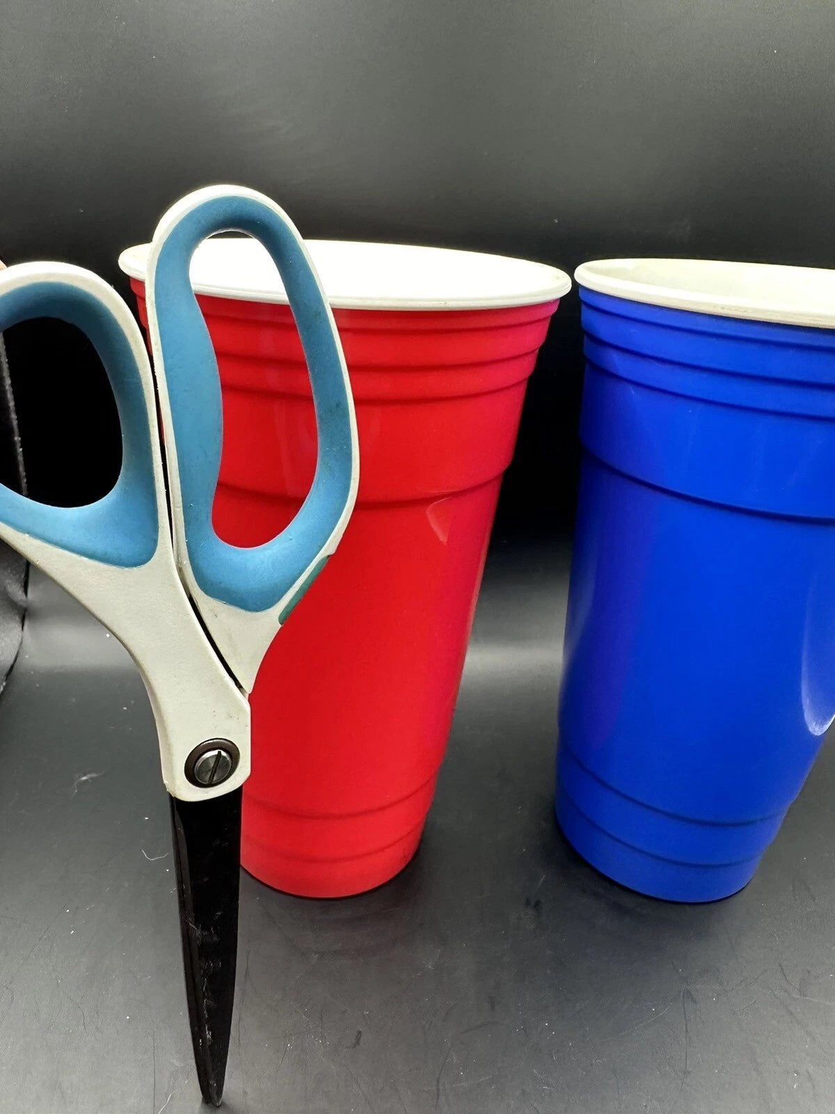 2 Hard Plastic 24 oz Blue Reusable Plastic Party Cups Red And Blue | eBay