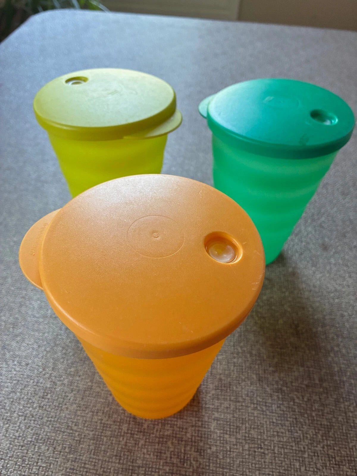 TUPPERWARE Vintage Set of 4 Pastel Tumblers Cups 16 oz and 3 cups w/lids 500 ml | eBay